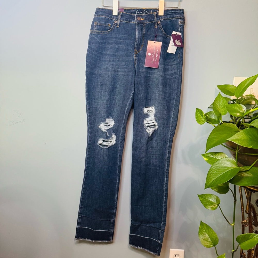 Gloria Vanderbilt Slim Straight Leg Distressed Jeans in Destin NWT Women’s 6